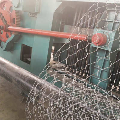 চীন ৫০-১০০ মিটার/মিনিট হেক্সাগোনাল ওয়্যার মেশিন ২.৫ টন ওজনের এবং সবুজ রঙের সরবরাহকারী